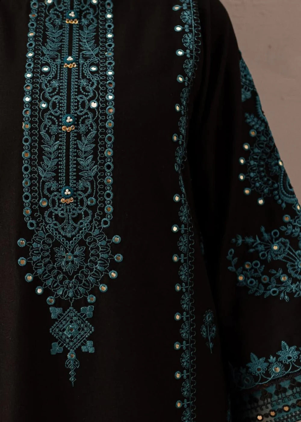 kaira 2PC-Embroidered-Haveli