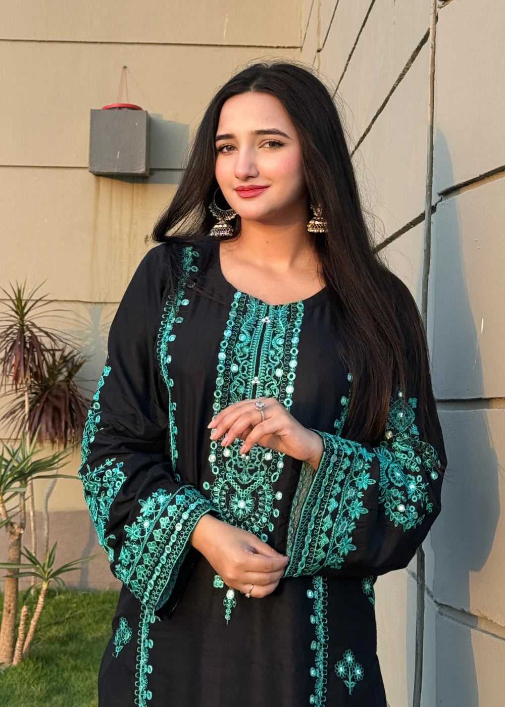 kaira 2PC-Embroidered-Haveli