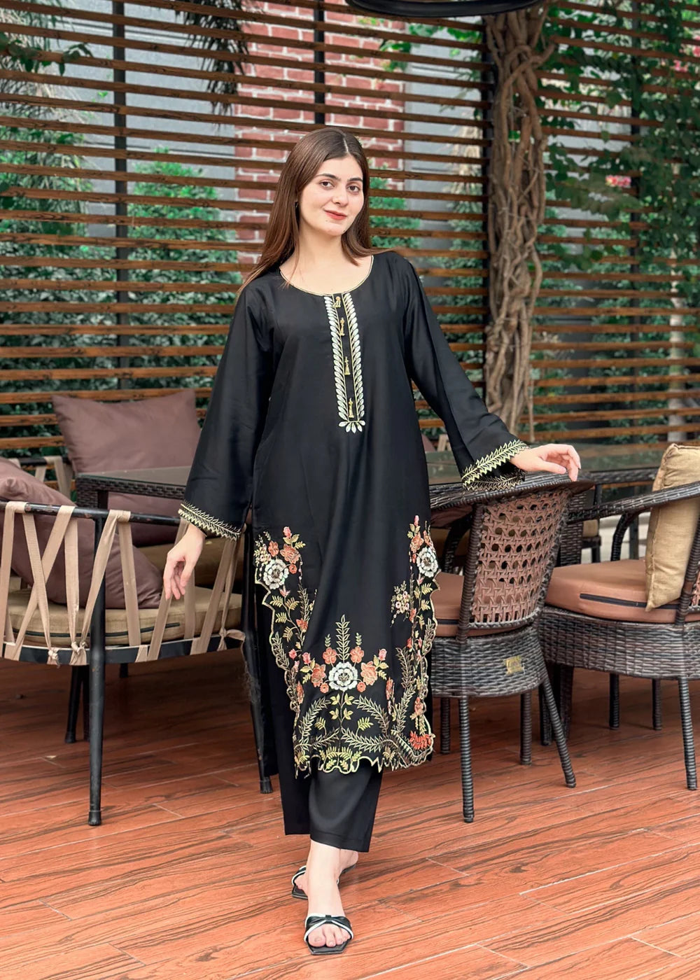 Aneela 2pc-Embroidered- Haveli