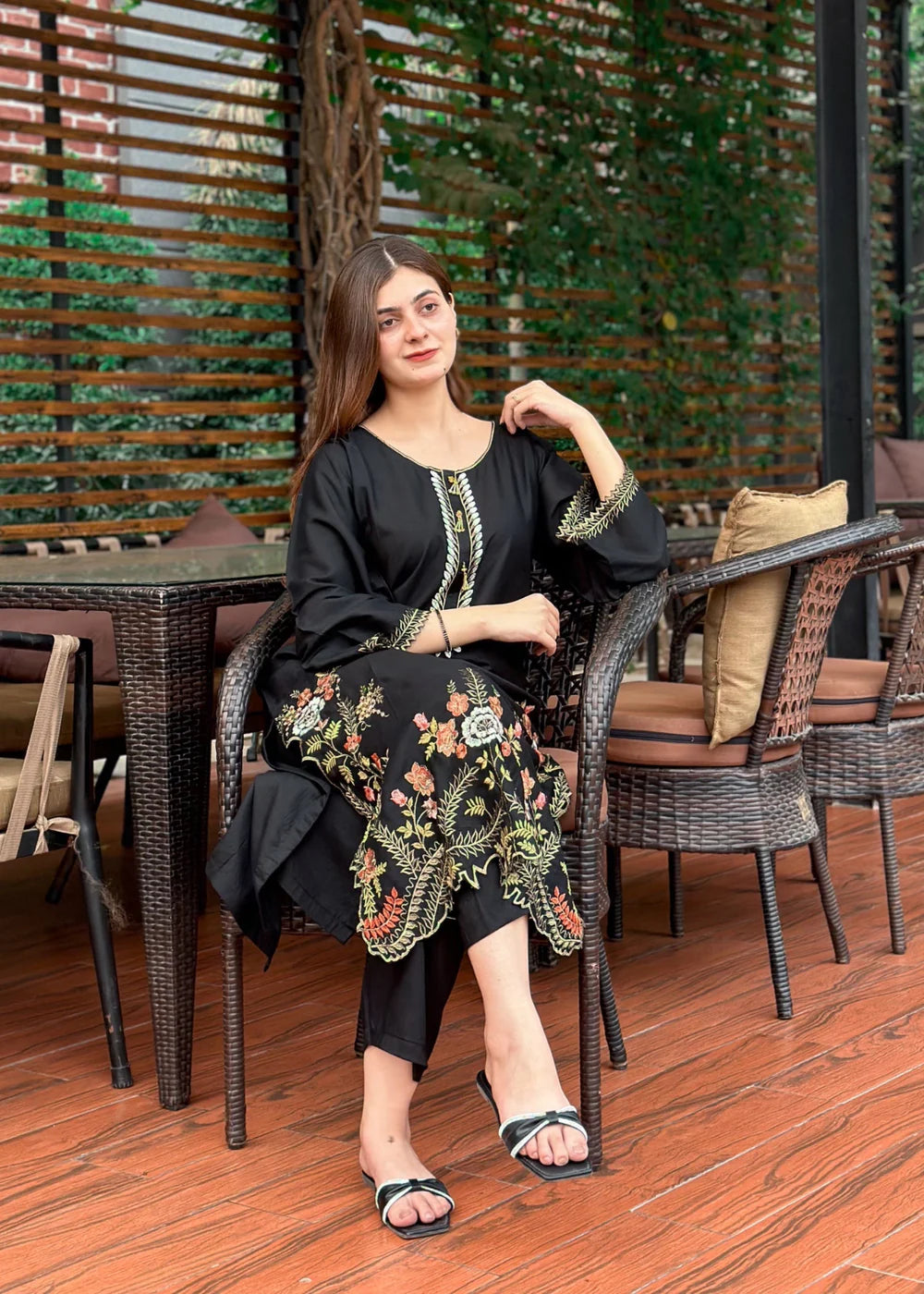 Aneela 2pc-Embroidered- Haveli