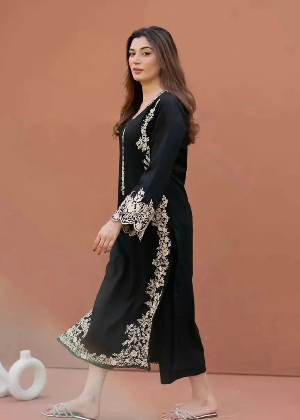 Black Eyed 2PC-Embroidered-Haveli