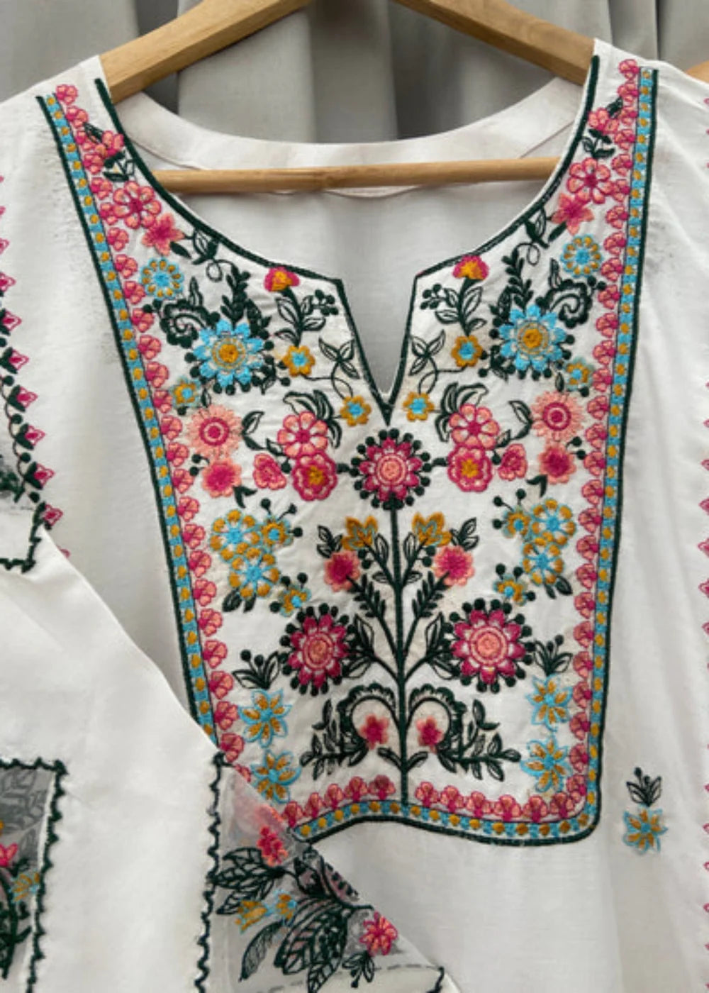 Naz 2PC-Embroidered-Haveli