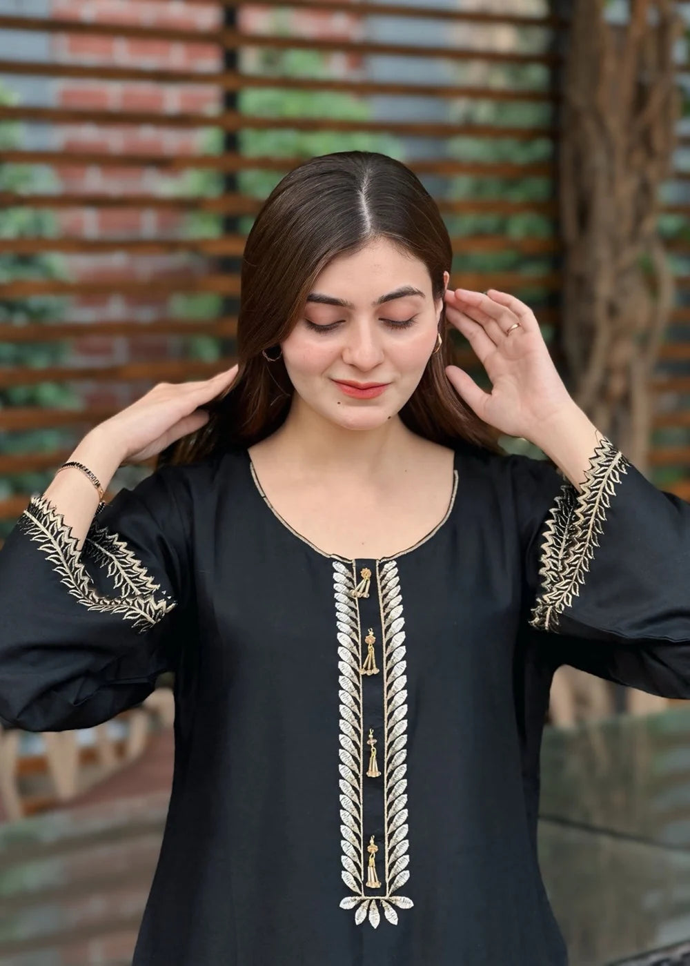 Aneela 2pc-Embroidered- Haveli
