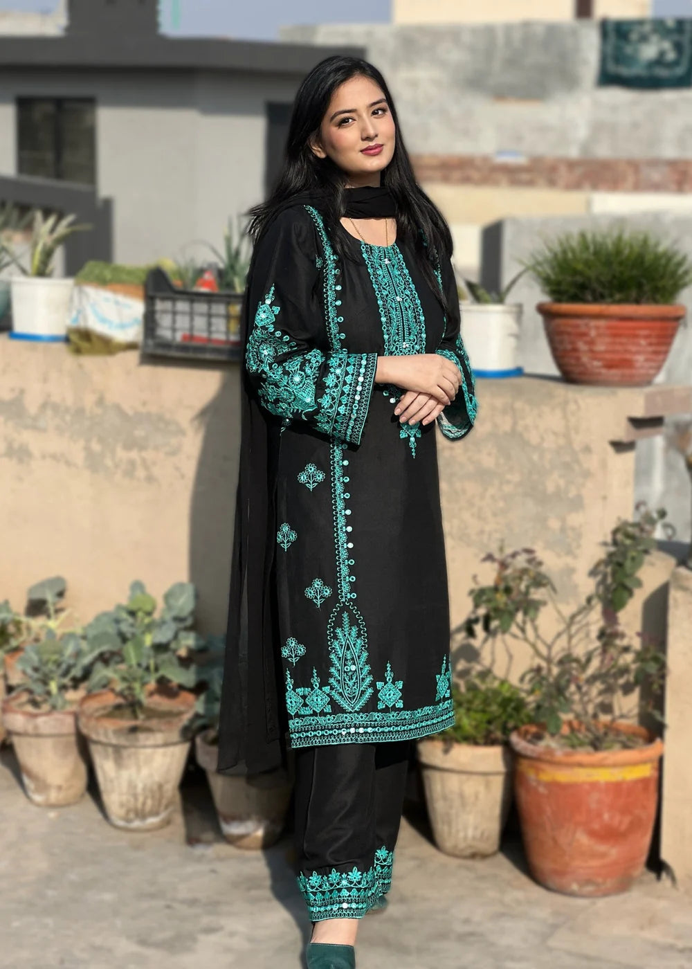 kaira 2PC-Embroidered-Haveli
