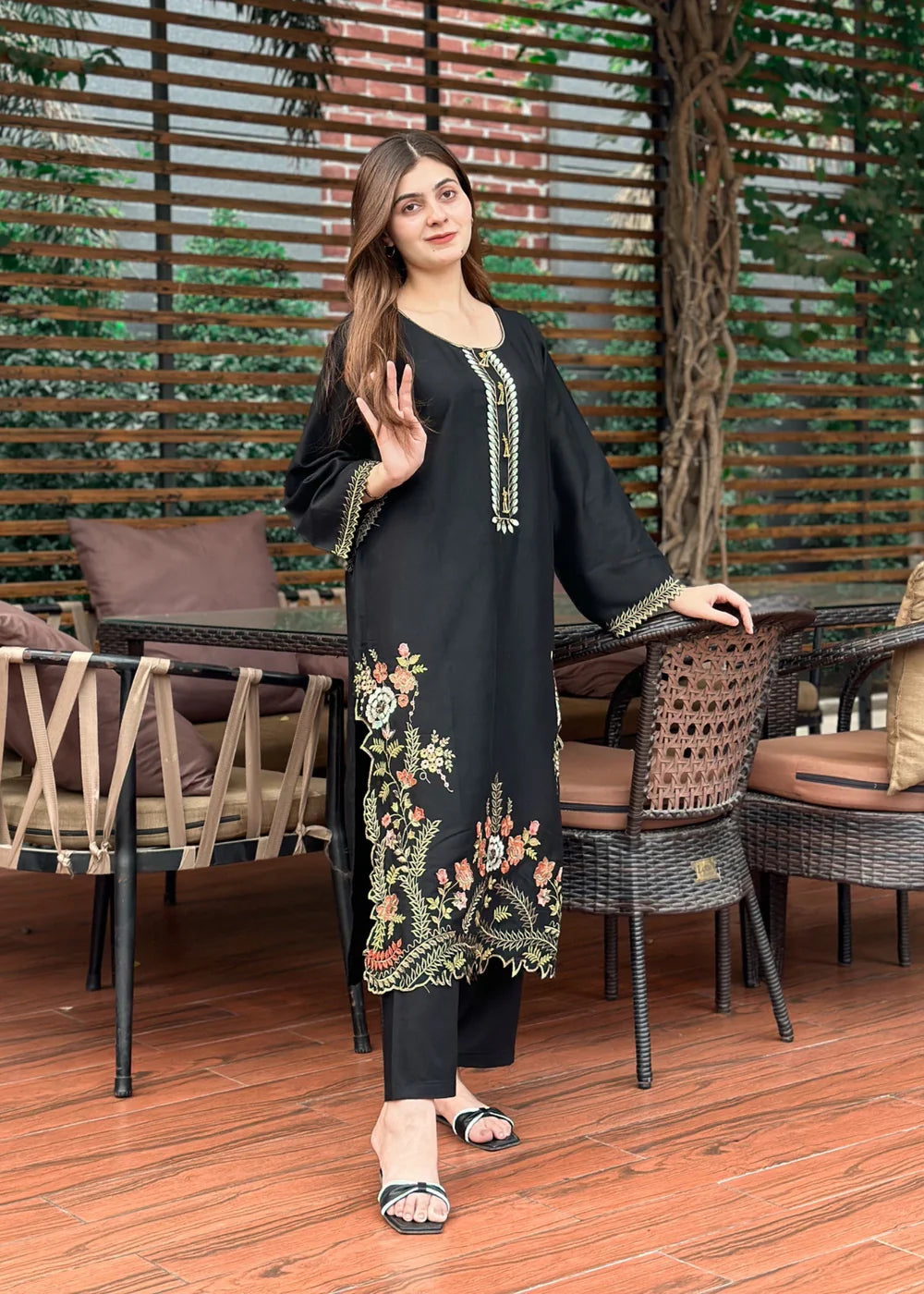 Aneela 2pc-Embroidered- Haveli