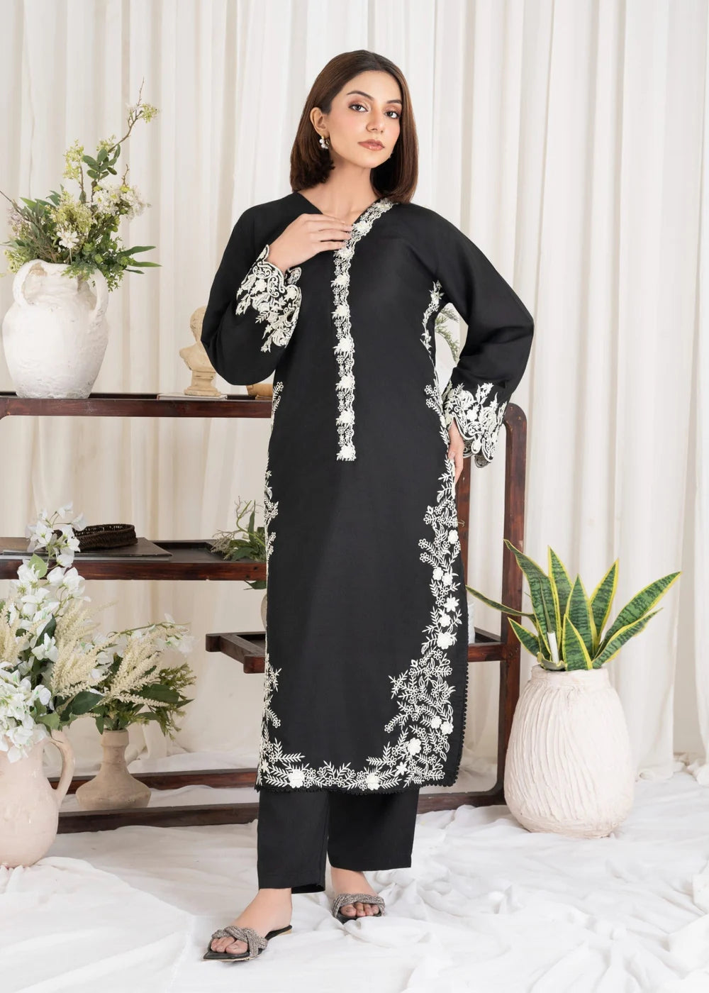 Black Eyed 2PC-Embroidered-Haveli