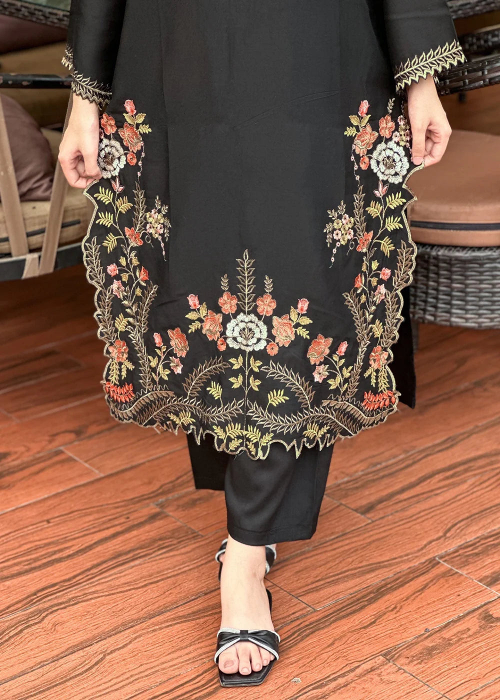 Aneela 2pc-Embroidered- Haveli