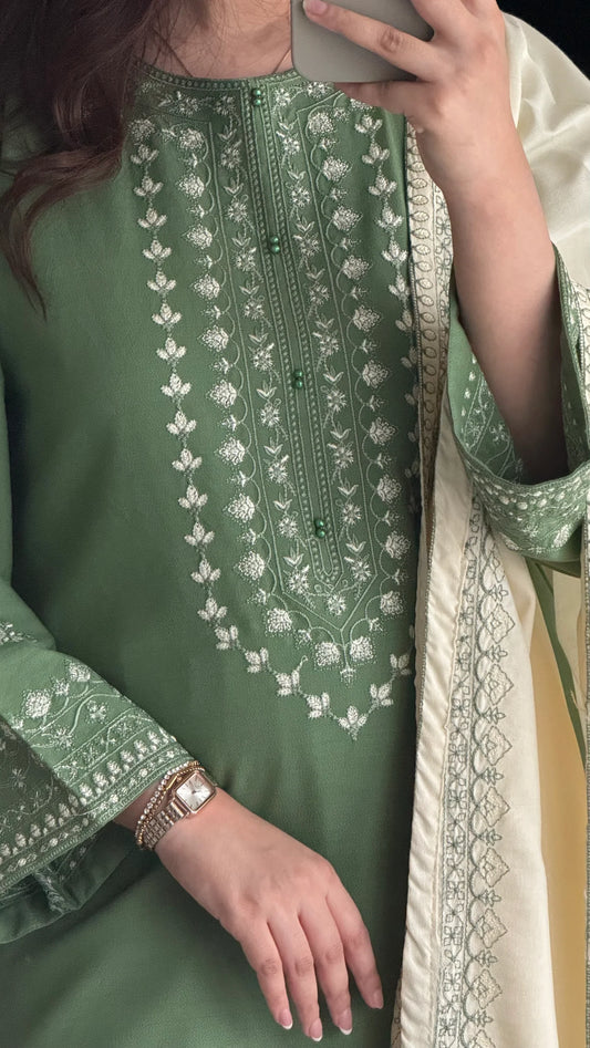 Zarnab 3PC - Embroidered