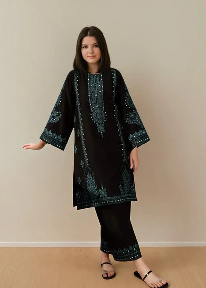 kaamla 2PC-Embroidered-Haveli