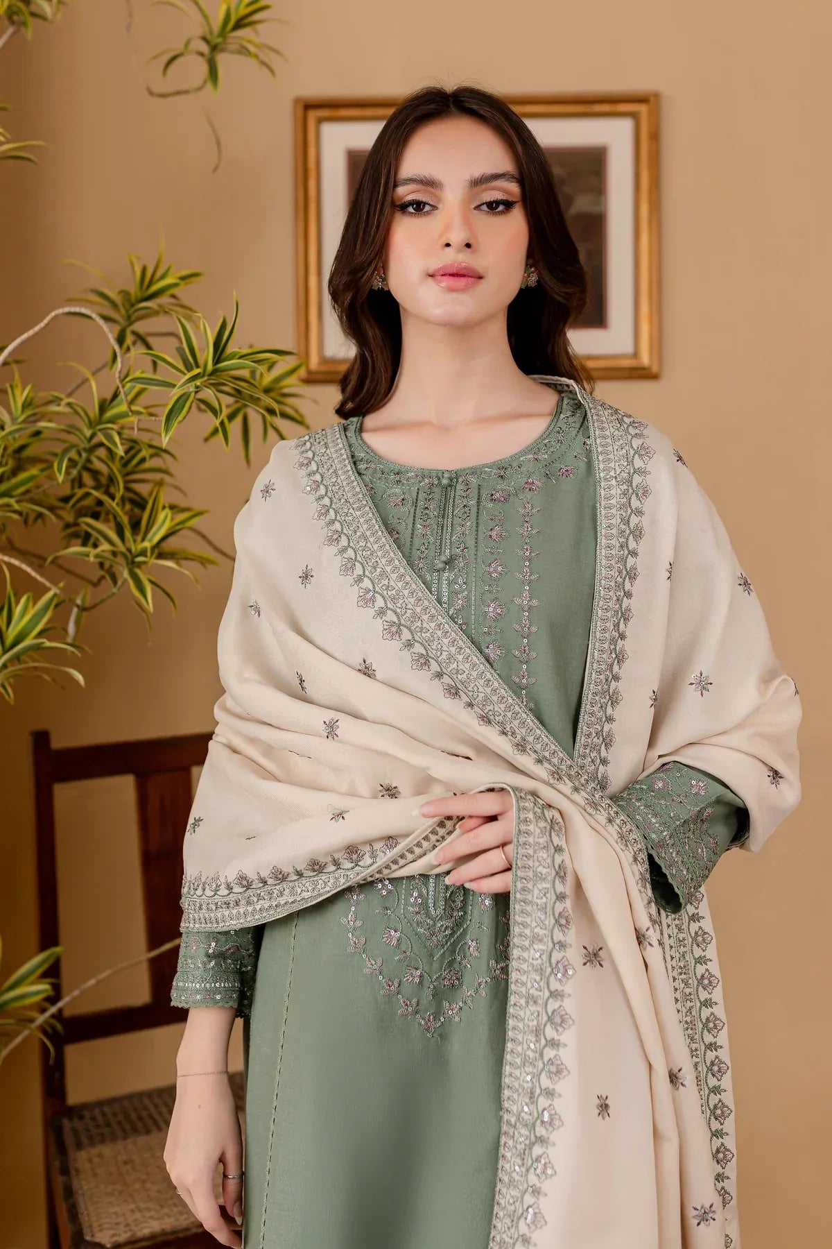 Zarnab 3PC - Embroidered