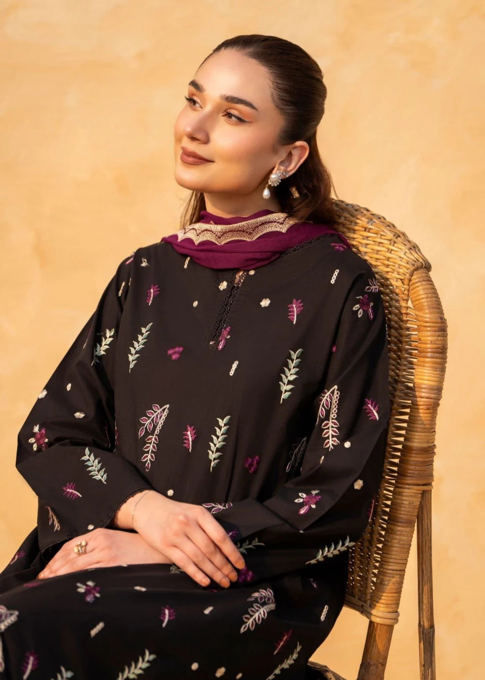 Diana 3PC-Embroidered-Haveli