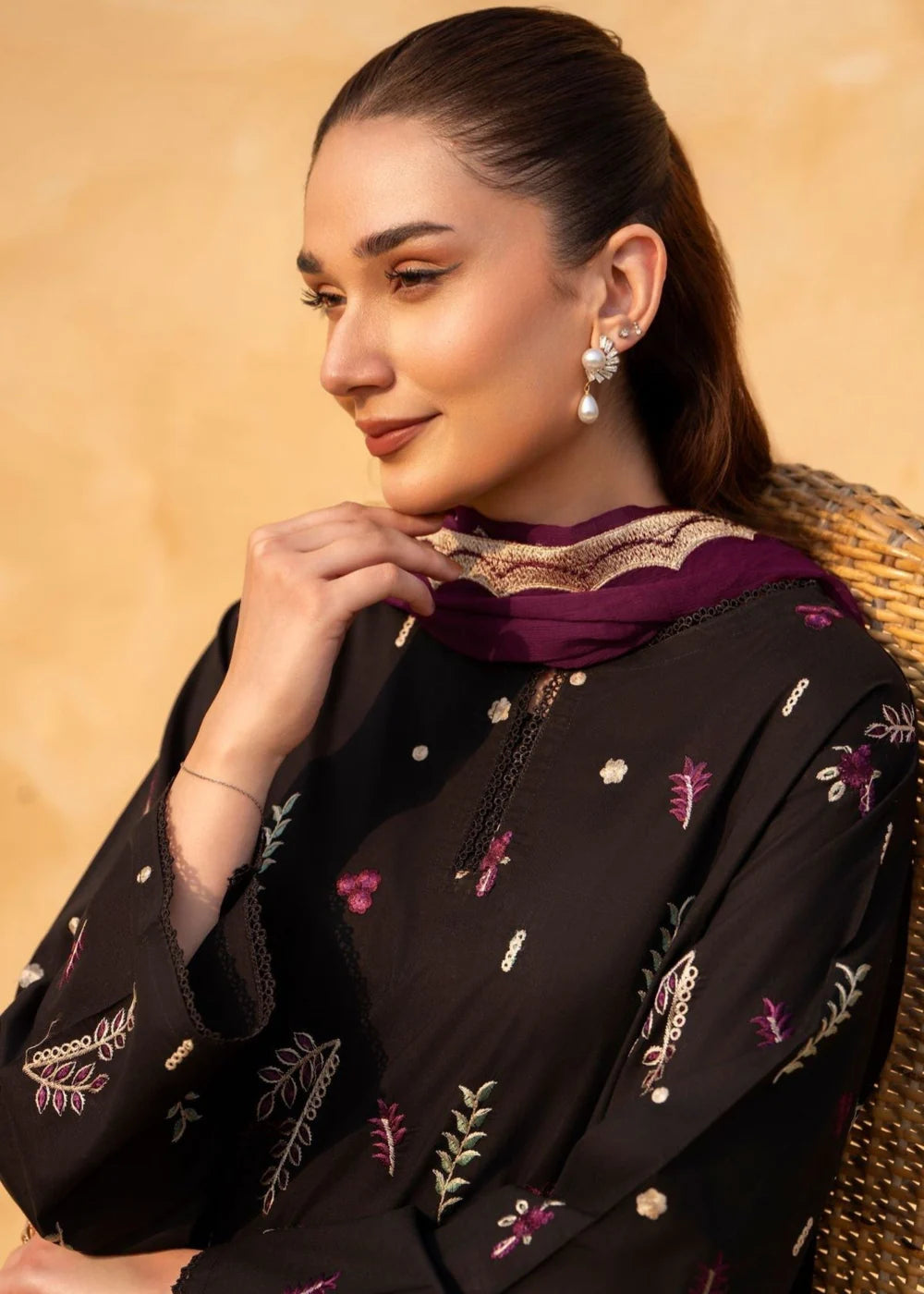 Diana 3PC-Embroidered-Haveli