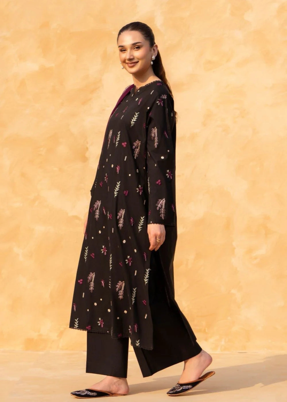 Diana 3PC-Embroidered-Haveli