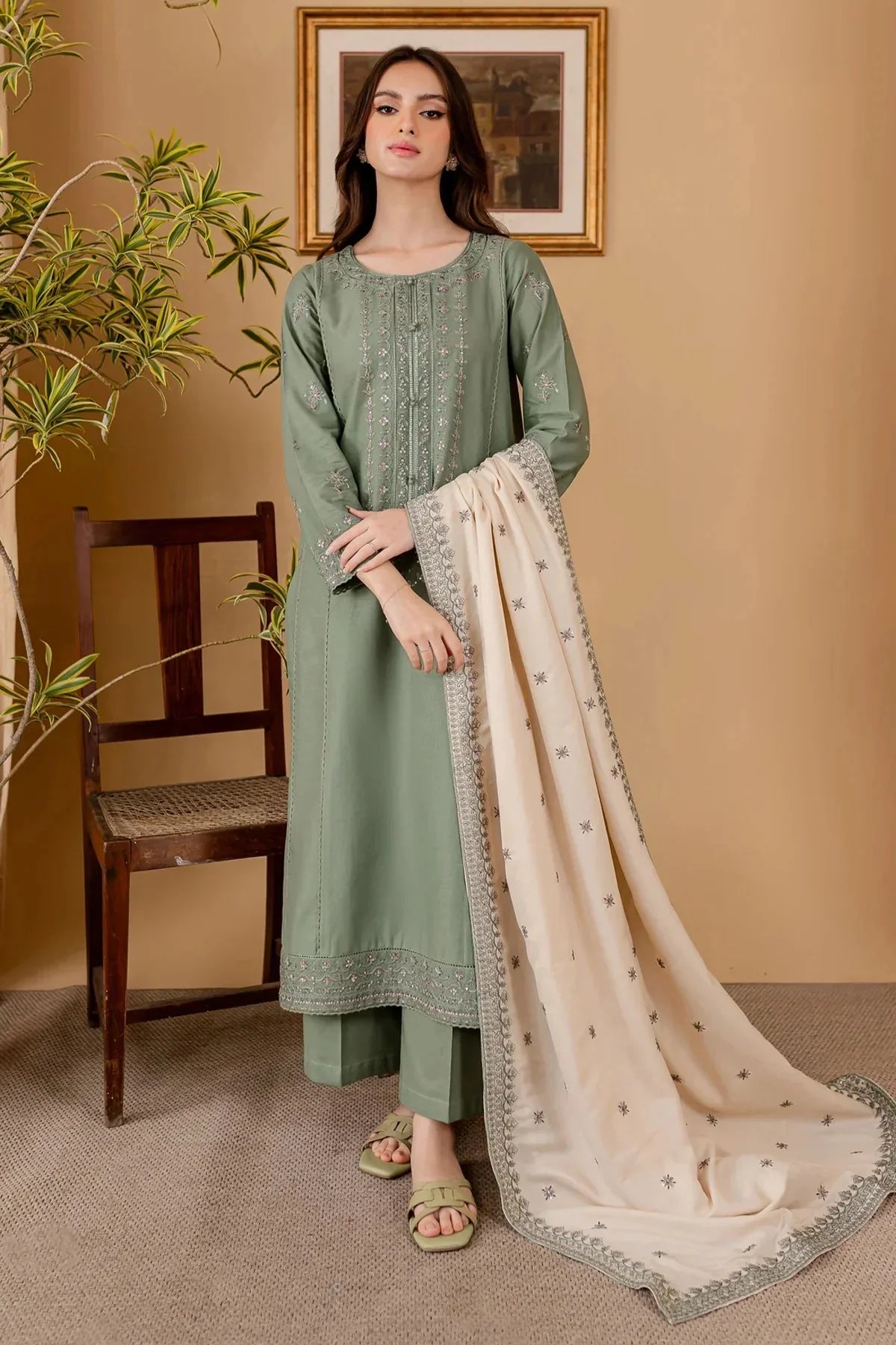 Zarnab 3PC - Embroidered